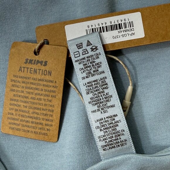 SKIMS New Vintage Long Sleeve Cropped T-Shirt Denim 4X - Picture 9 of 10